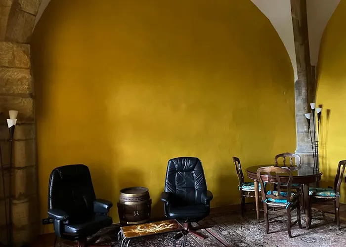Chateau D Albon - Catherine De Medicis فندق مبيت وإفطار